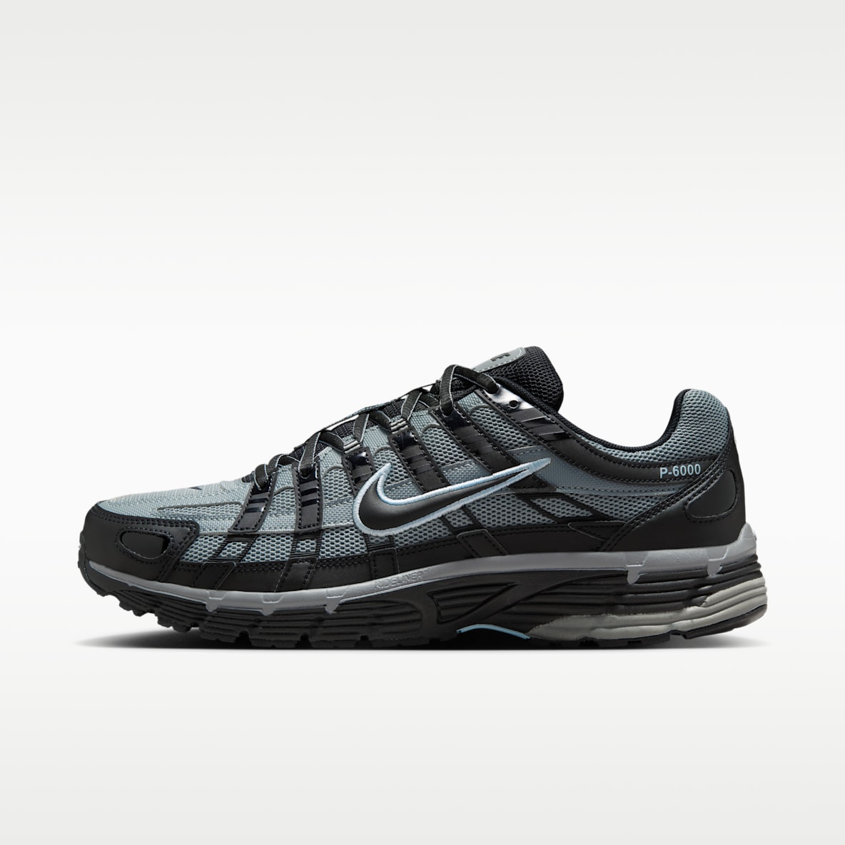 Nike P-6000 Trainers. Nike RO